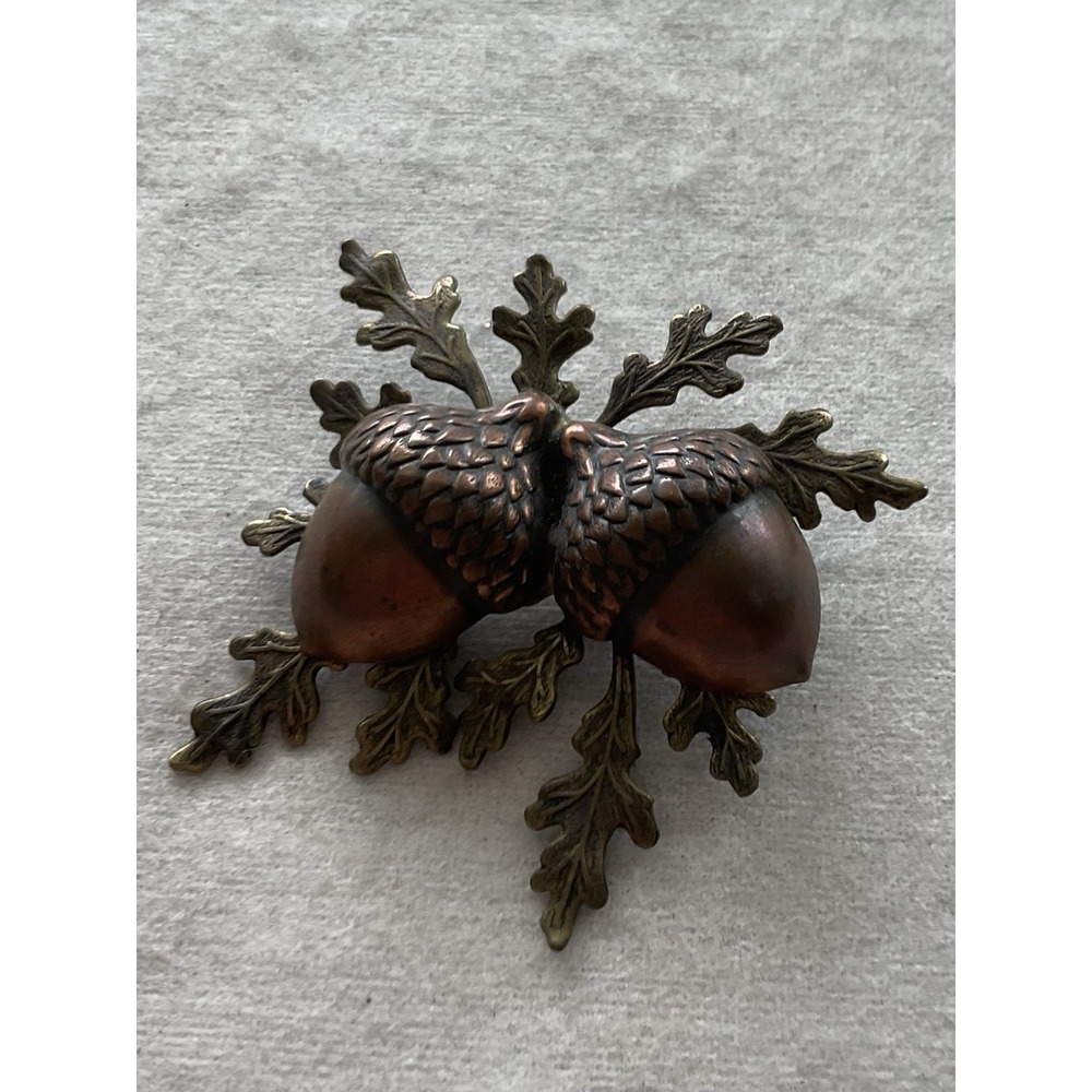 vintage copper-tone double acorn and oak leaf dimensional brooch Estate Jewelry
